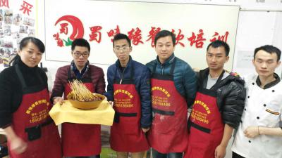 成都学钵钵鸡培训哪家好？