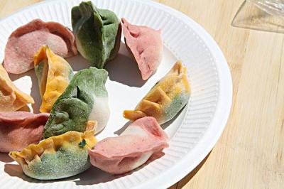 极悦专业蔬彩水饺培训,您创业的好帮手