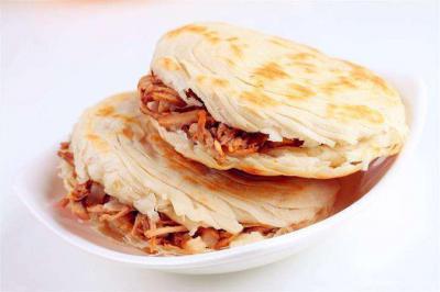 脆皮肉夹馍培训哪里好,极悦肉夹馍皮酥里嫩